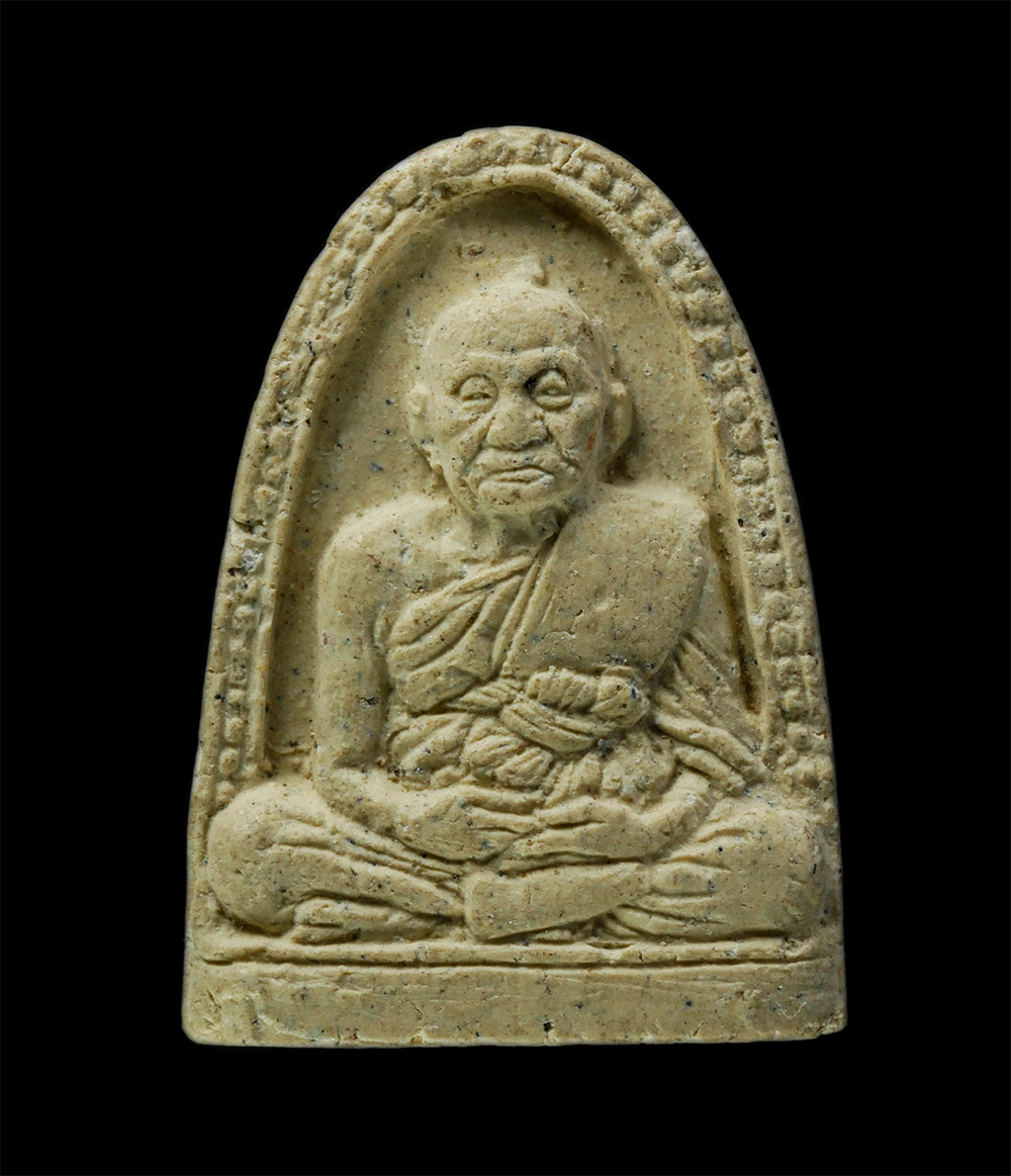 พระผงกล่องขาว17 (193)p.jpg - พระผงรูปเหมือนหลวงปู่เพิ่ม วัดกลางบางแก้ว อ.นครชัยศรี จ.นครปฐม หลวงปู่เจือปลุกเสก สร้างปี2550 เนื้อผงพุธคุณ ผงว่าน | https://kamulet.in.th